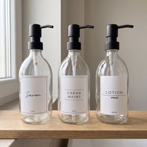 Les trois styles d'étiquettes Minimaliste 1, 2 et 3 sur des flacons