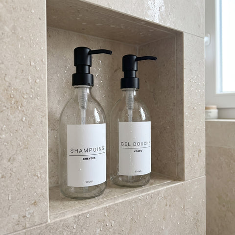 Étiquettes Minimaliste 3 Shampoing et Gel douche dans une douche